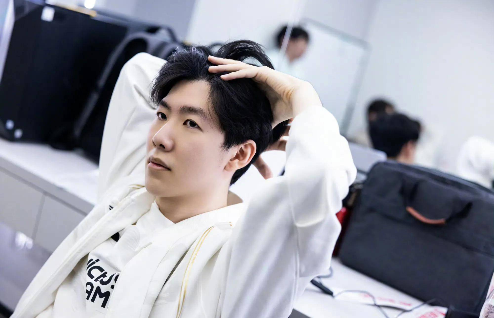 主教练于根 主教练于根